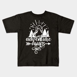 DnD Adventure Awaits D20 Landscape Kids T-Shirt